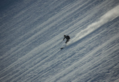 Local Skier @randomaipo in the powdery bowl skiers right of this route