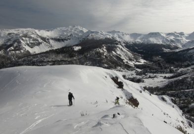 Splitboarder @isiassler on the ridge